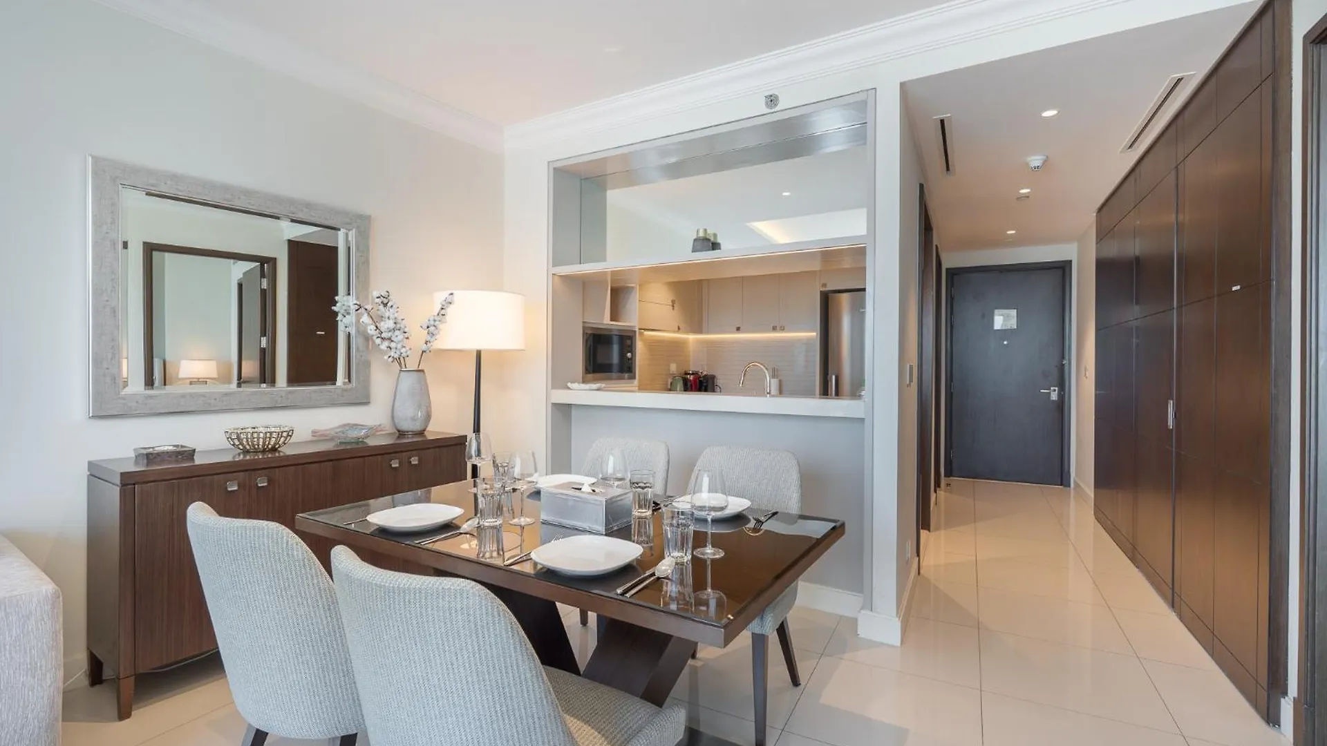 Downtown Elegance - 1Br Apartment With Unmatched Burj Khalifa Views Dubai