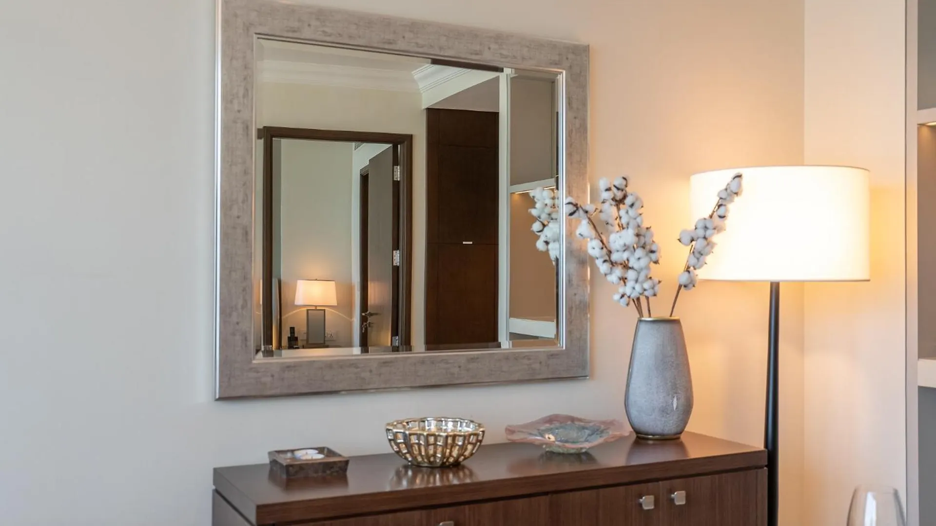 Downtown Elegance - 1Br Apartment With Unmatched Burj Khalifa Views Dubai Vereinigte Arabische Emirate